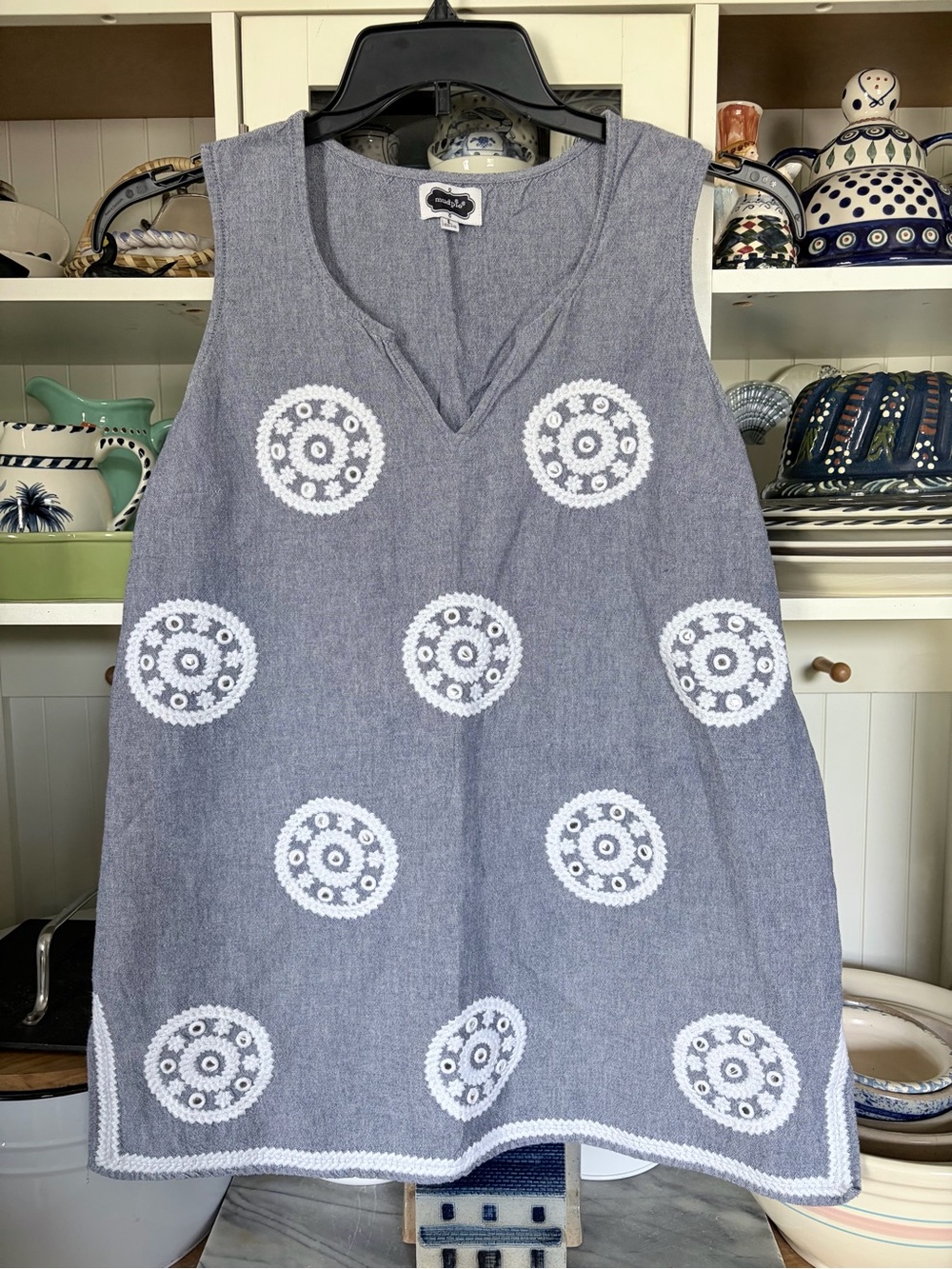 Mud Pie Chambray Tunic Top Large Sleeveless Embroidered Circles